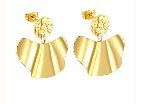 10mm Textured Circle + 24.5*20.3mm Pleated Scallop Earrings Gold Color