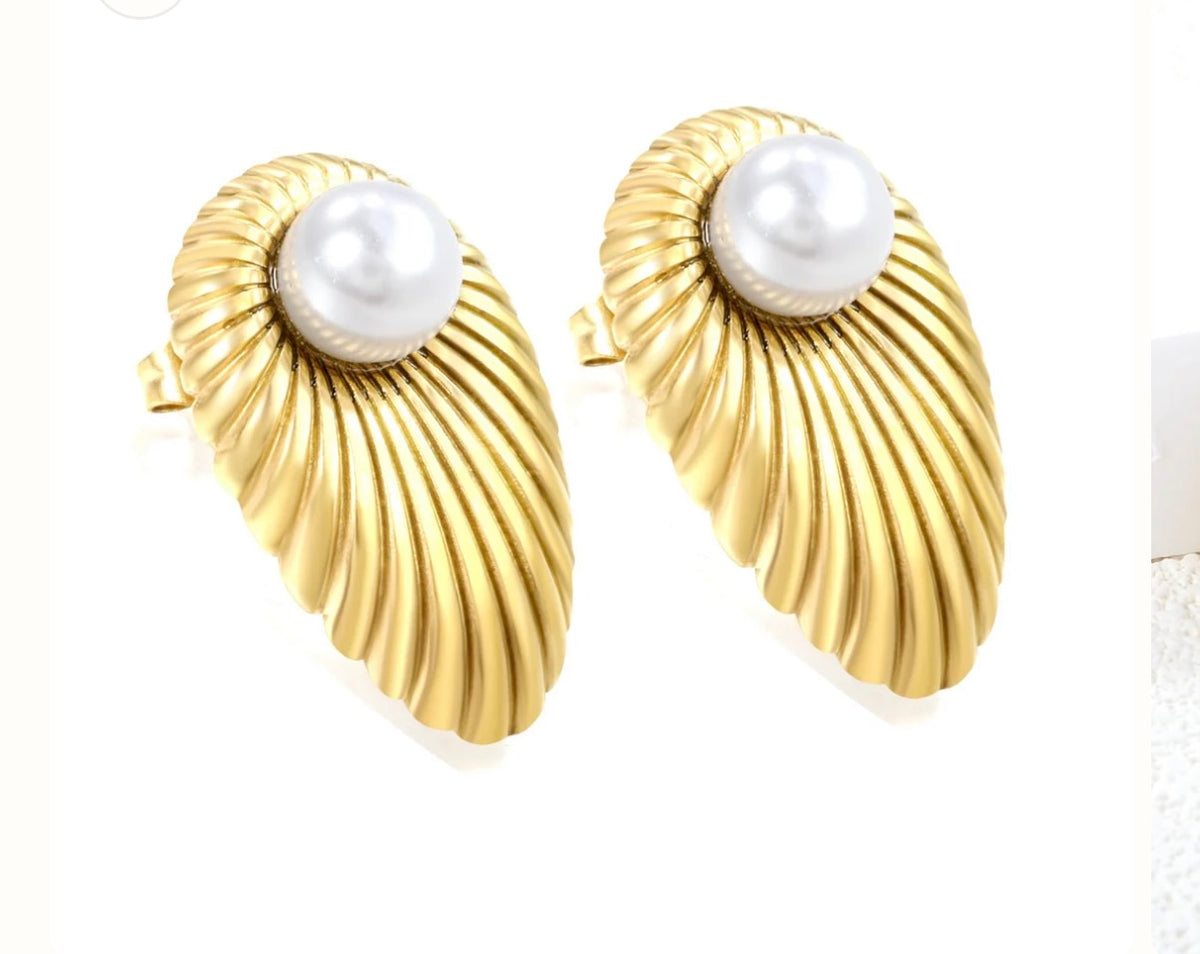 Oval Leaf with 1 White Pearl Stud Earrings 15.2*24mm