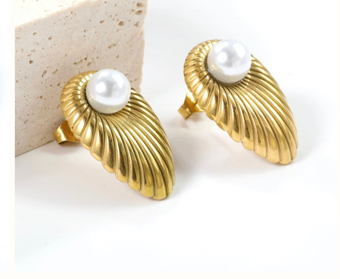 Oval Leaf with 1 White Pearl Stud Earrings 15.2*24mm